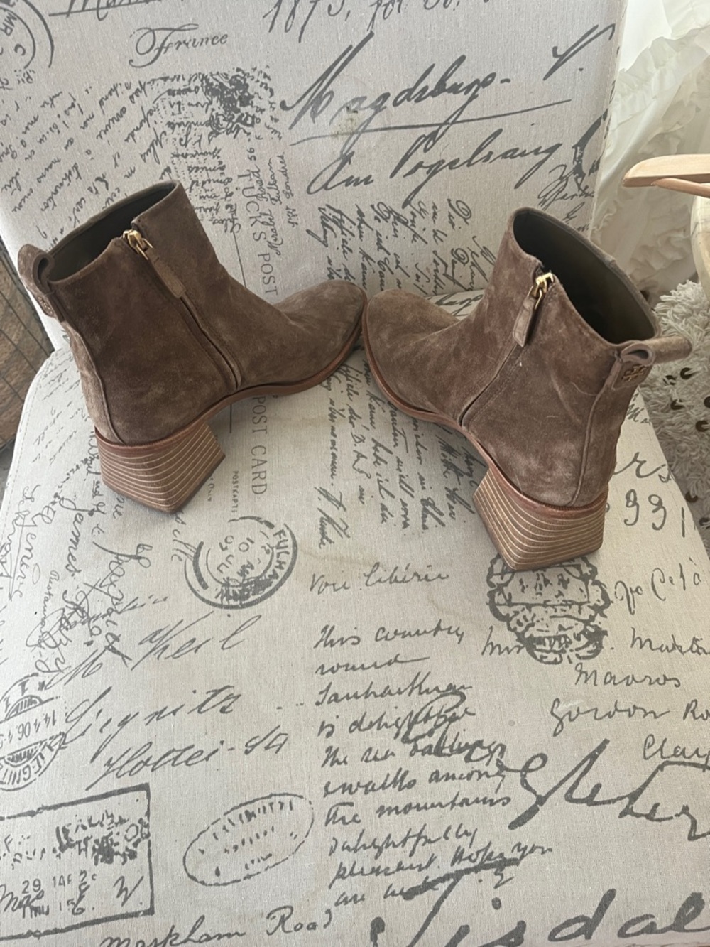 Tory Burch Casual 60mm Zip-Up Booties dust bag - Picture 5 of 13